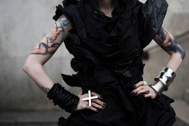 Alterspedia#12: Gotyckie stylizacje w rytmie black metal. Jak łączyć różne estetyki alternatywne  ?