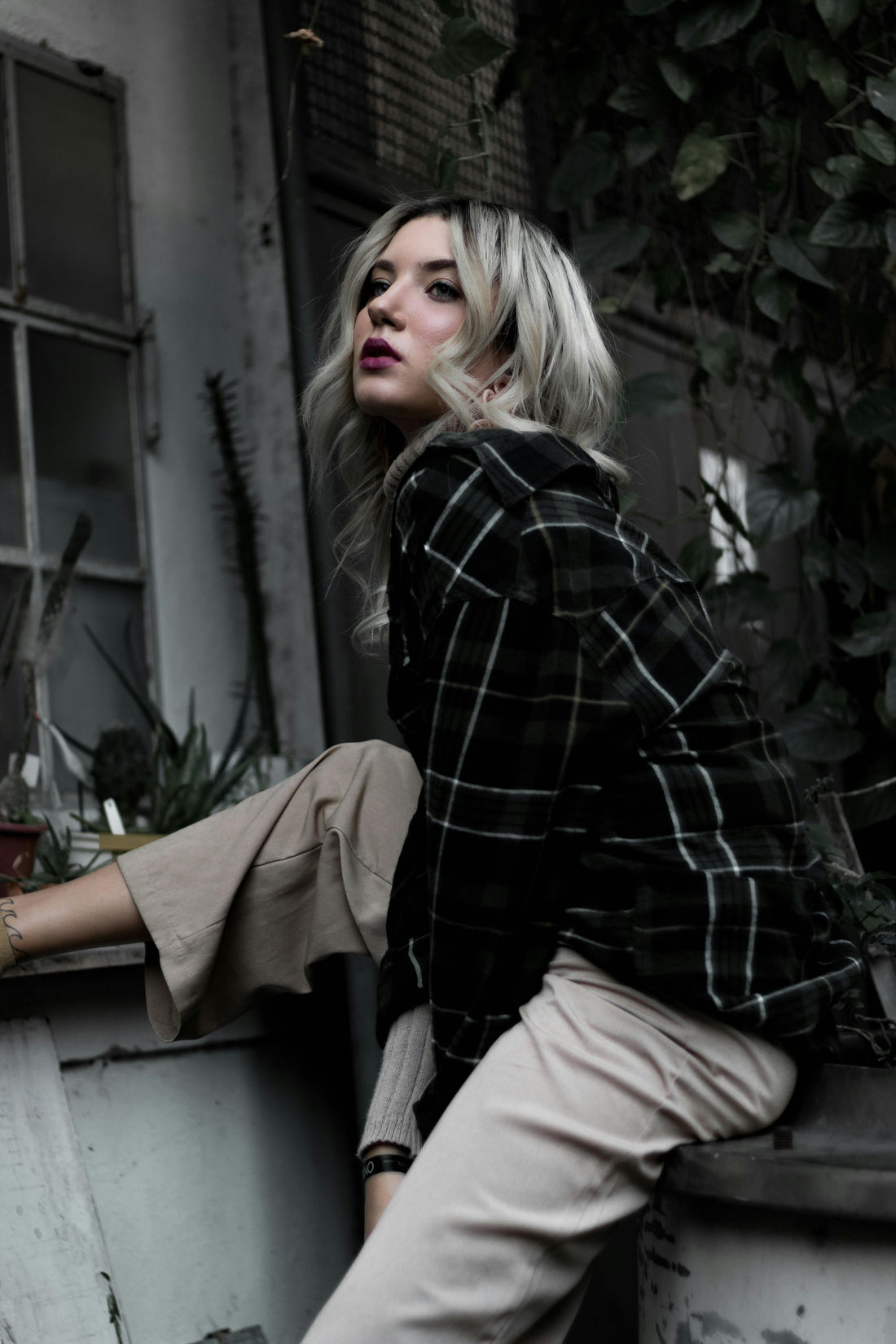 W Rytmie Grunge #3: Tartan i Paski – Jak Ubierać Się na Grunge? Pełna Autentyczność i Nonkonformizm Lat 90.