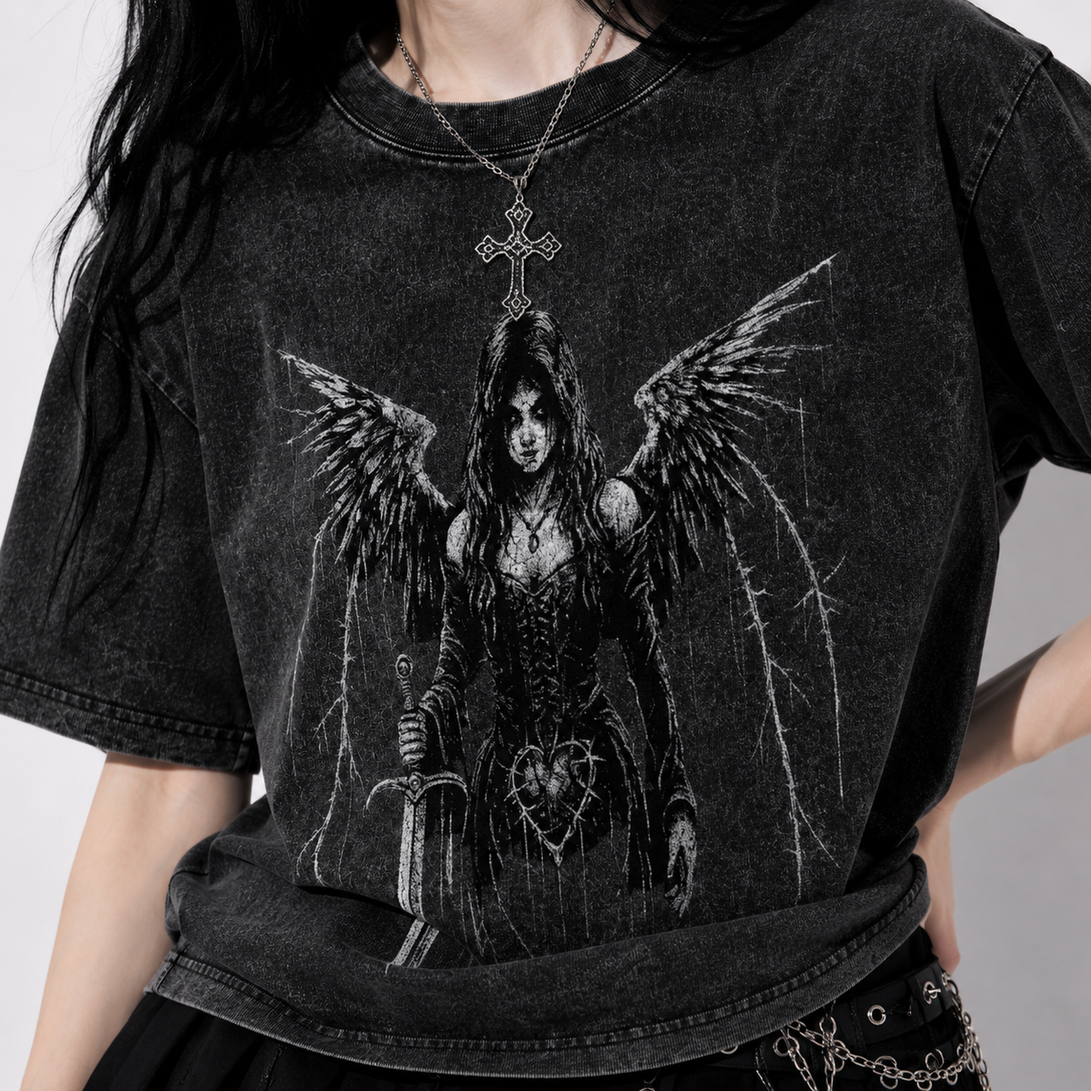 Gotisches Oversize-Shirt Vintage Washed | Dark Fallen Angel | Y2K Goth Washed Tee 190 GSM