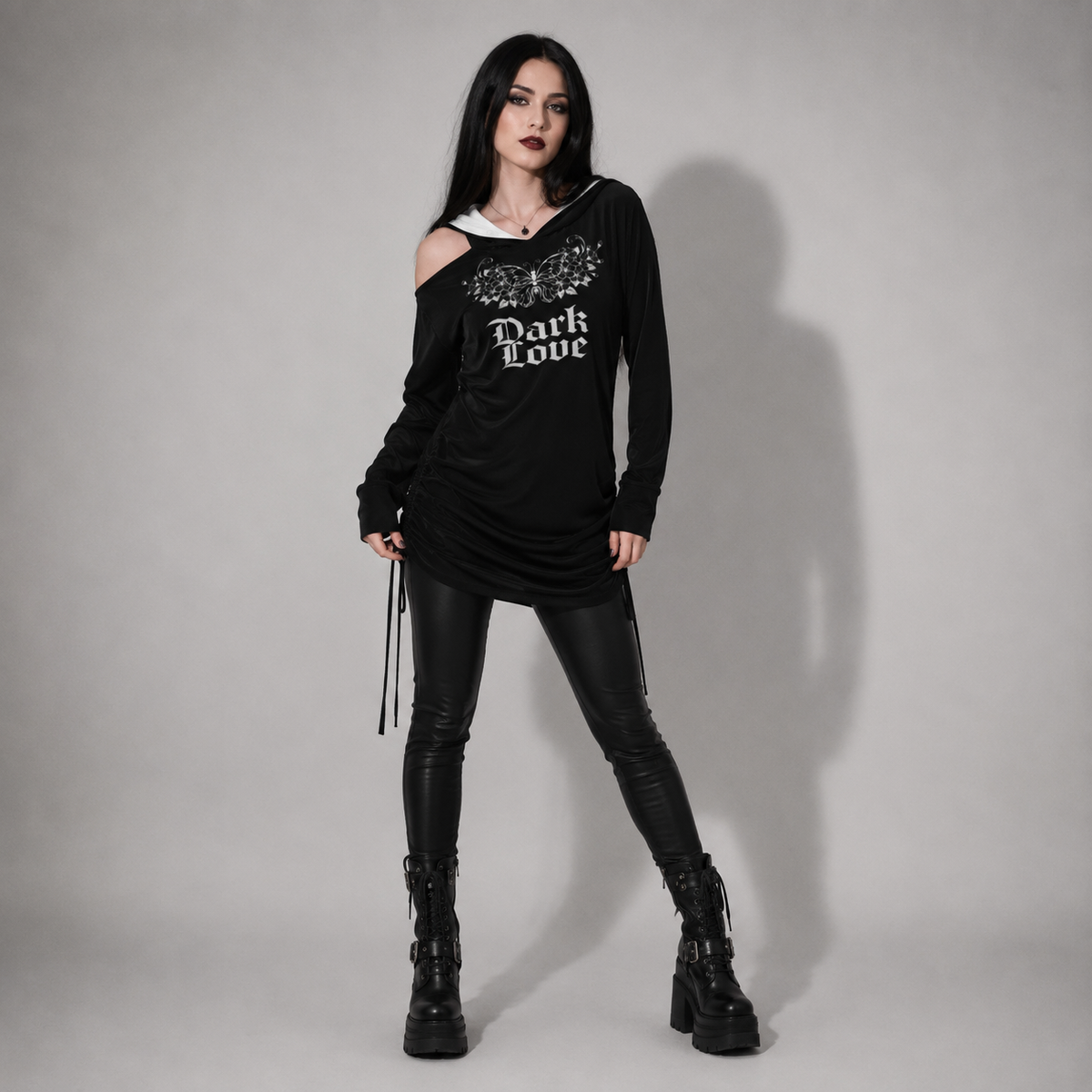 Gotisches Hoodie-Kleid Dark Love – Asymmetrisches Kleid mit Kapuze, freier Schulter und Aufdruck | Gothic | Darkwear | Alternative Fashion