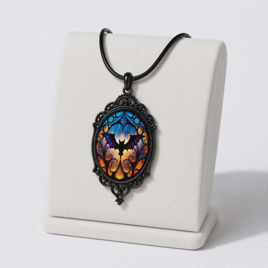 Gotische Buntglas-Fledermauskette | Midnight Cathedral Bat Necklace | Dunkler Gothic-Anhänger