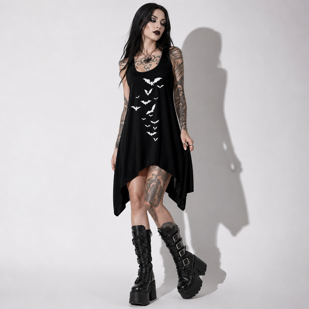 Gotisches Fledermaus-Kleid für den Nachtflug – Dark Summer Asymmetrical Dress