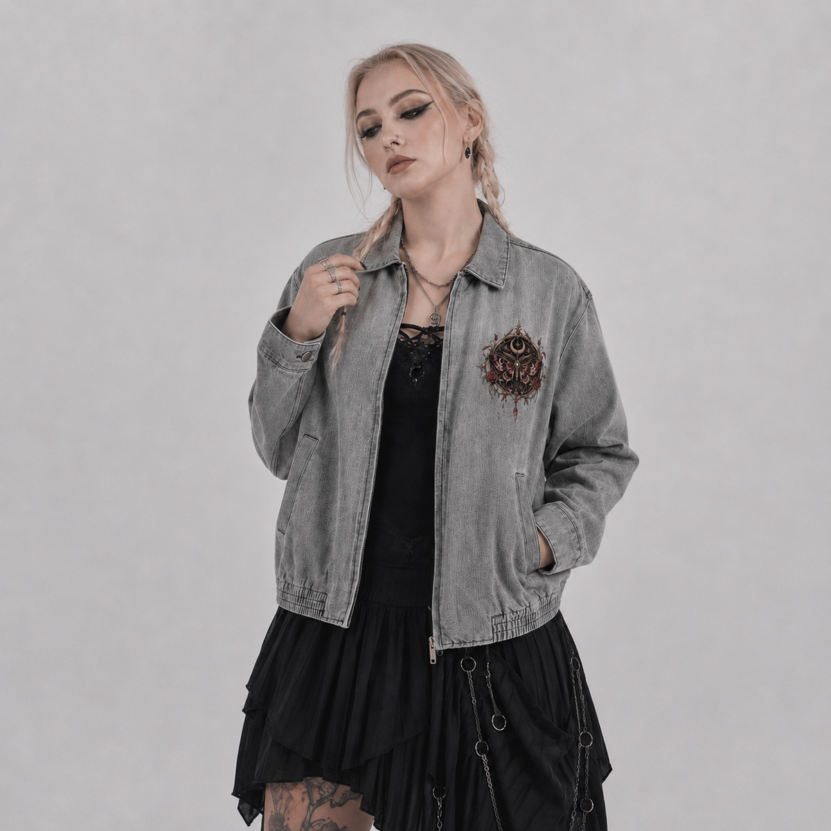 Gotische Unisex-Jeansjacke Wicca | Totenkopfschwärmer und Mond | Death Moth Ritual