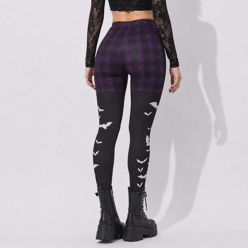 Gotische Damen-Leggings Witchcore | Lila Karomuster, Fledermäuse und Dark Academia