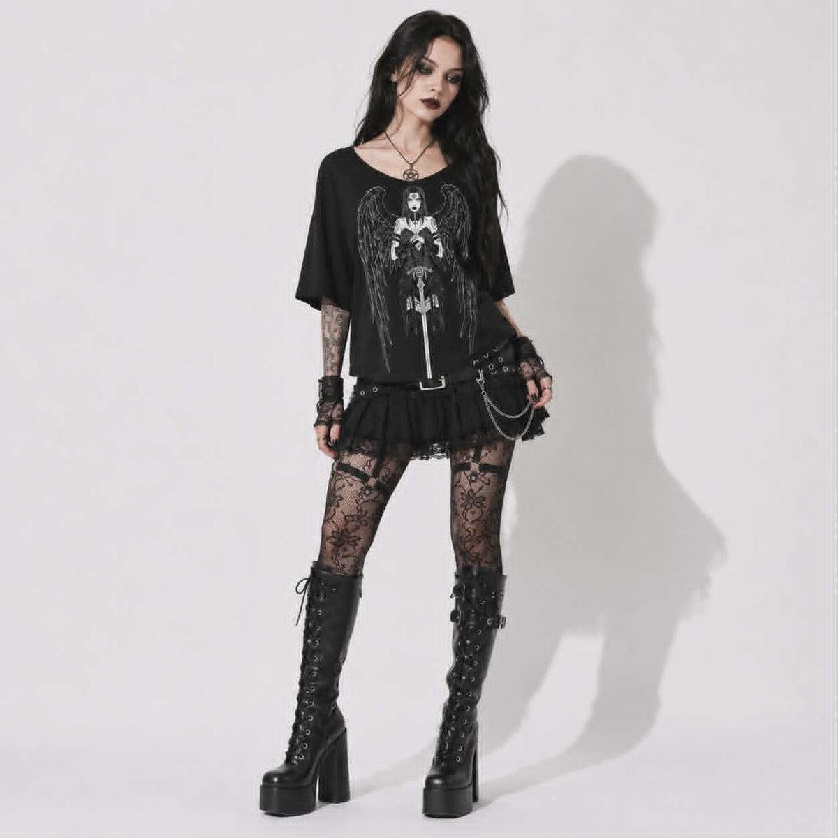 Gotisches Damen-T-Shirt Dark Angel | Okkulter gefallener Engel lockerer Schnitt | Gothic-Oberteil mit U-Boot-Ausschnitt und 3/4-Arm