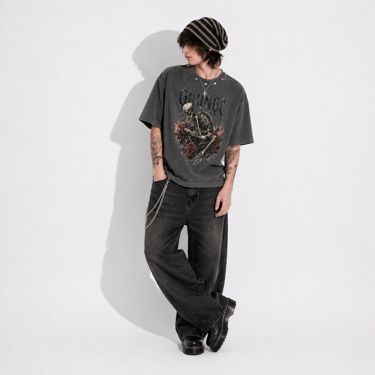 T-Shirt Grunge Aesthetic Skelett Krone – Gewaschenes Grau Distressed | Dark Streetwear | Heavy Cotton Style